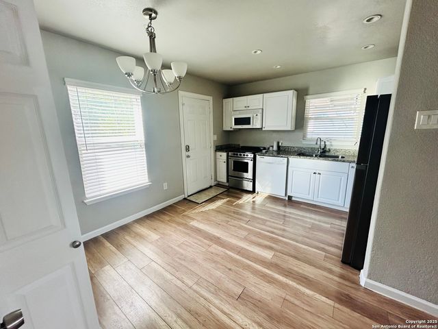 614 El Monte, San Antonio, TX 78212