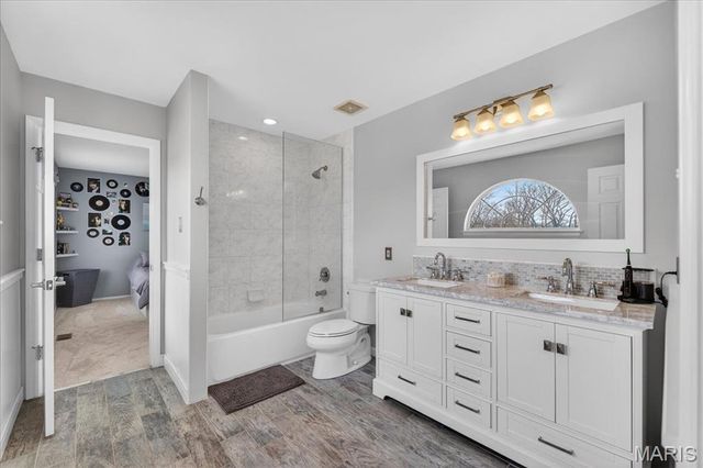 764 Charleston Oaks Drive, Ballwin, MO 63021