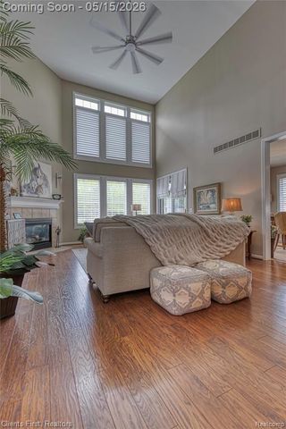 7490 Pine Vista Drive, Brighton, MI 48116