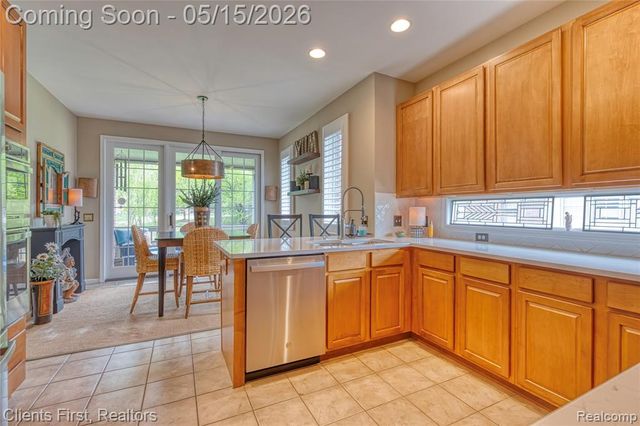 7490 Pine Vista Drive, Brighton, MI 48116