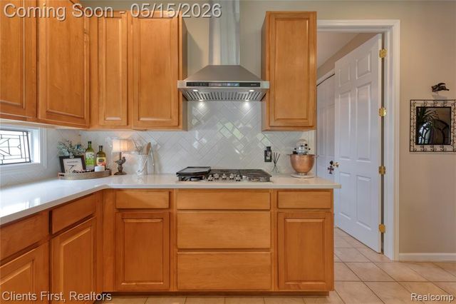 7490 Pine Vista Drive, Brighton, MI 48116