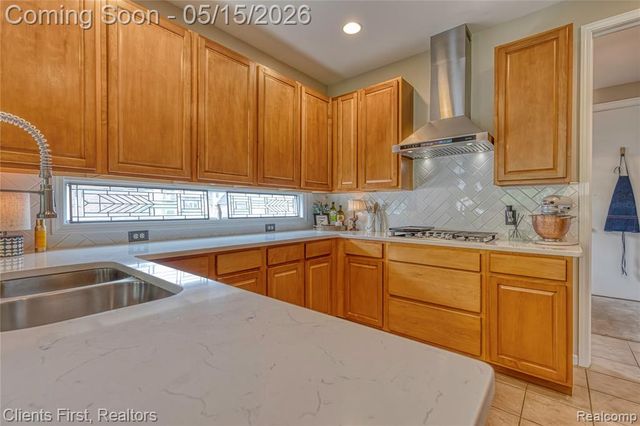 7490 Pine Vista Drive, Brighton, MI 48116