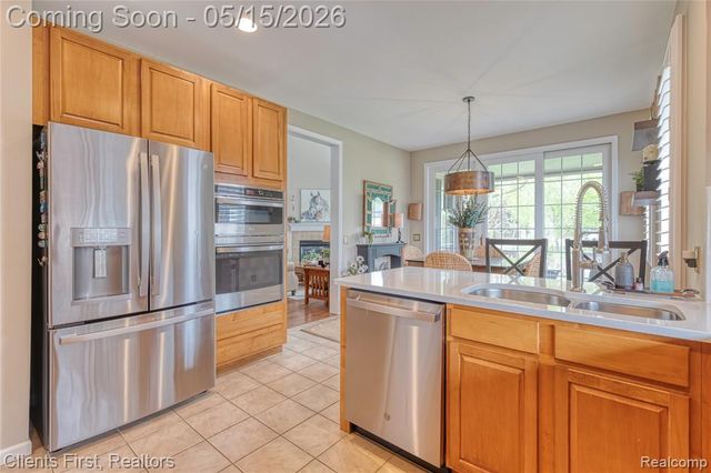 7490 Pine Vista Drive, Brighton, MI 48116