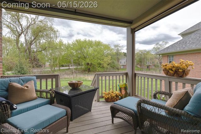 7490 Pine Vista Drive, Brighton, MI 48116