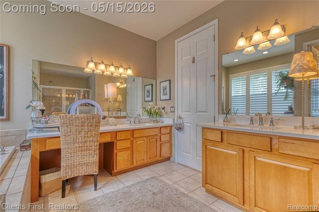 7490 Pine Vista Drive, Brighton, MI 48116
