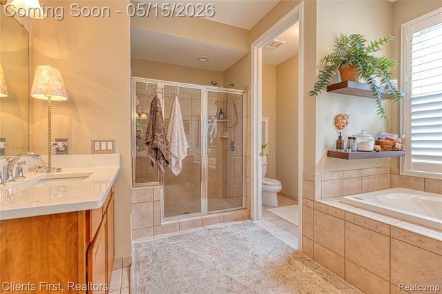 7490 Pine Vista Drive, Brighton, MI 48116