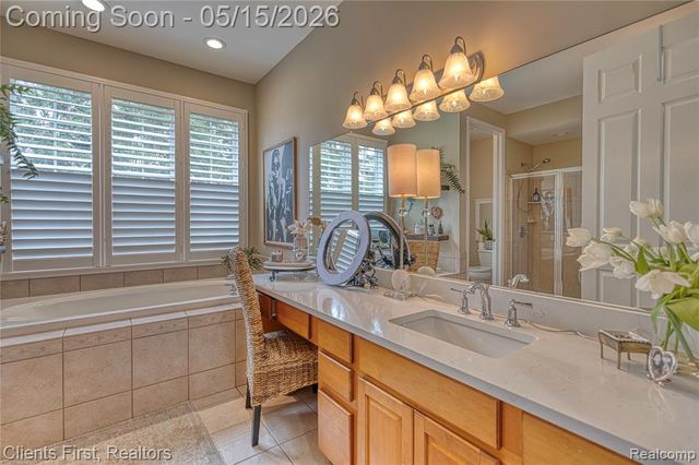 7490 Pine Vista Drive, Brighton, MI 48116