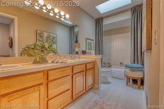 7490 Pine Vista Drive, Brighton, MI 48116