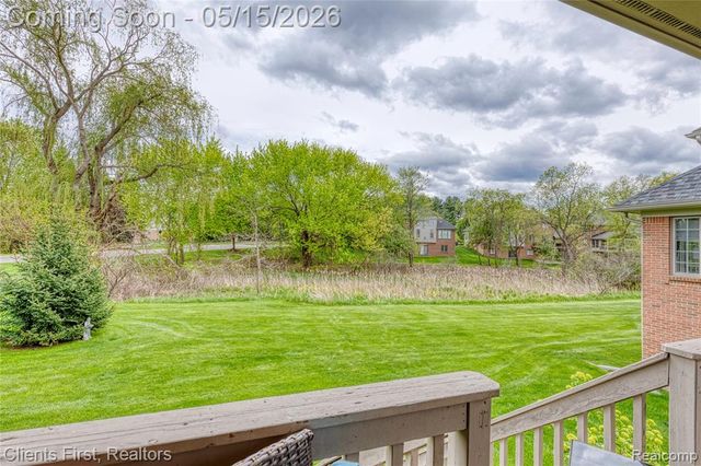 7490 Pine Vista Drive, Brighton, MI 48116