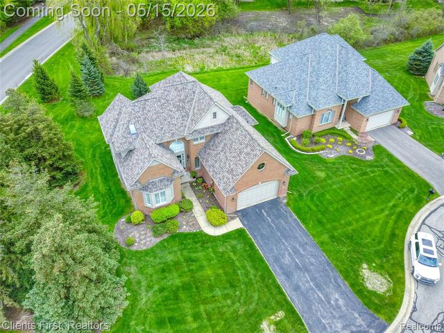 7490 Pine Vista Drive, Brighton, MI 48116