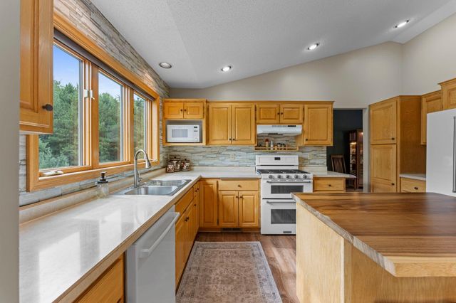 19543 Naples Street NE, East Bethel, MN 55011