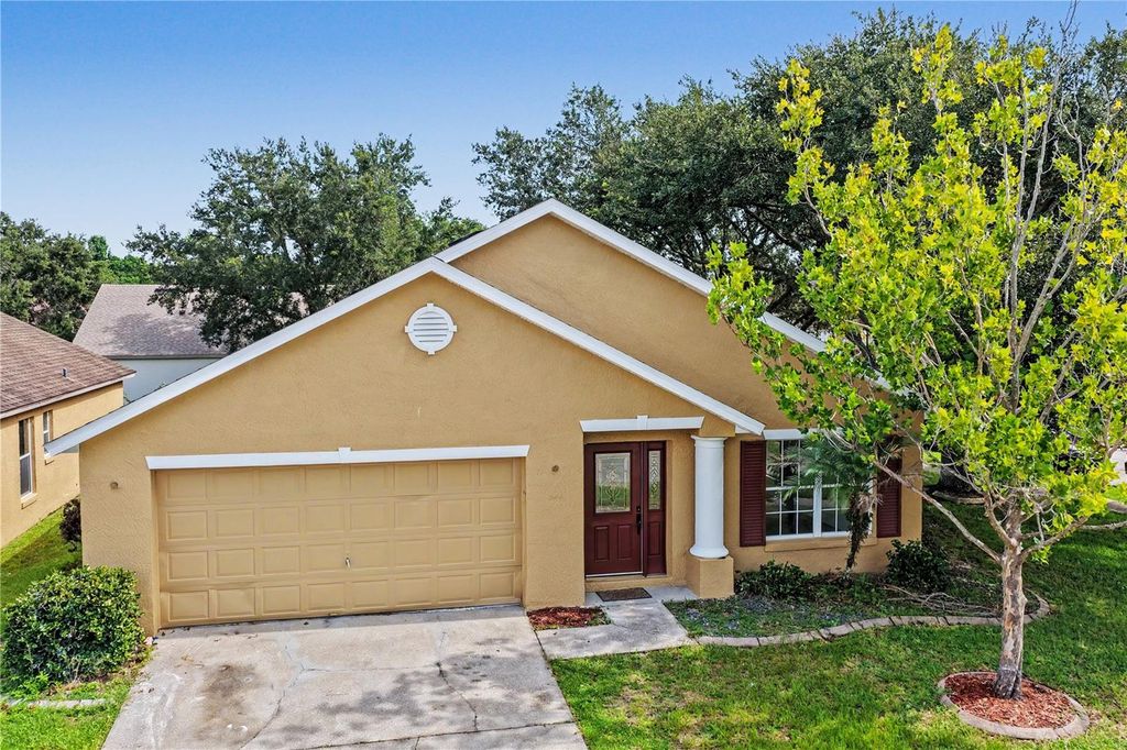 Image 2 of property listing at 544 CYPRESS TREE COURT, Orlando, FL 32825