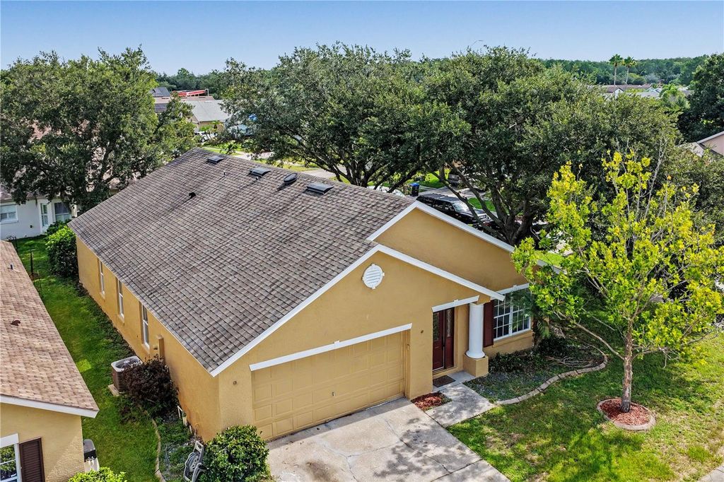 Image 3 of property listing at 544 CYPRESS TREE COURT, Orlando, FL 32825