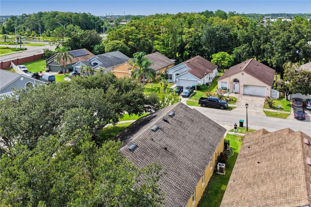 Image 31 of property listing at 544 CYPRESS TREE COURT, Orlando, FL 32825