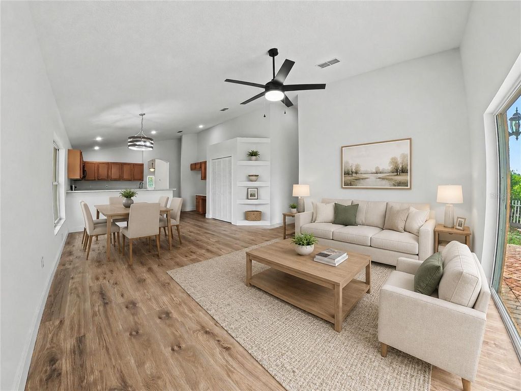 Image 9 of property listing at 544 CYPRESS TREE COURT, Orlando, FL 32825