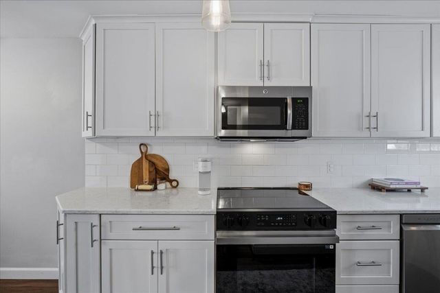 28 Dunvegan Woods Drive, Hampton, NH 03842