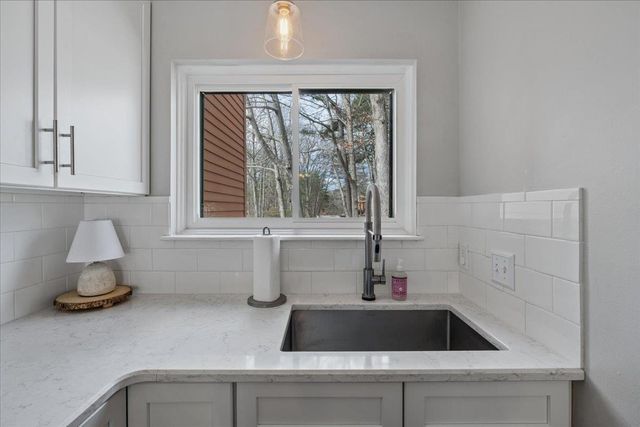 28 Dunvegan Woods Drive, Hampton, NH 03842