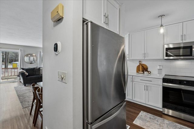 28 Dunvegan Woods Drive, Hampton, NH 03842