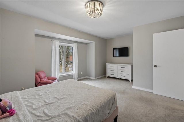 28 Dunvegan Woods Drive, Hampton, NH 03842