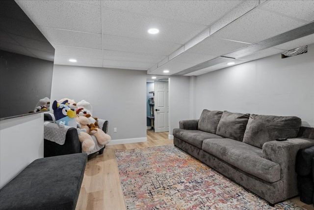 28 Dunvegan Woods Drive, Hampton, NH 03842