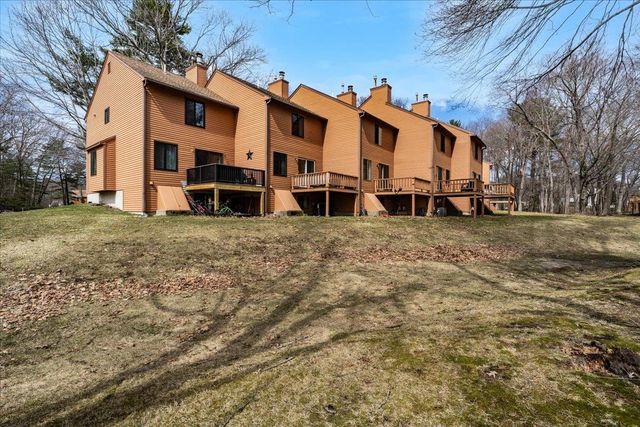 28 Dunvegan Woods Drive, Hampton, NH 03842