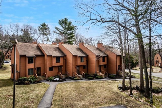 28 Dunvegan Woods Drive, Hampton, NH 03842