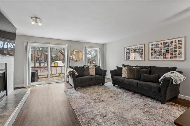 28 Dunvegan Woods Drive, Hampton, NH 03842