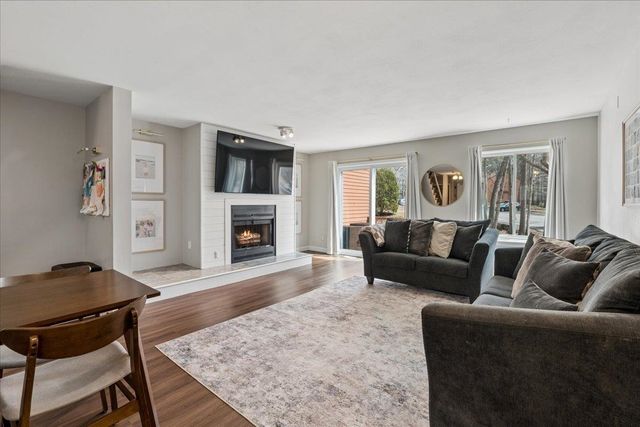 28 Dunvegan Woods Drive, Hampton, NH 03842