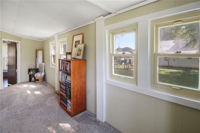 911 E 5th Street, Altamont, KS 67330