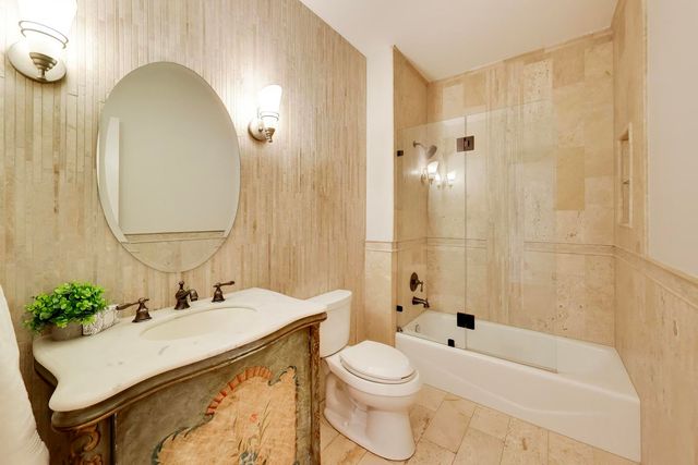 2804 Park Lane, Glenview, IL 60025