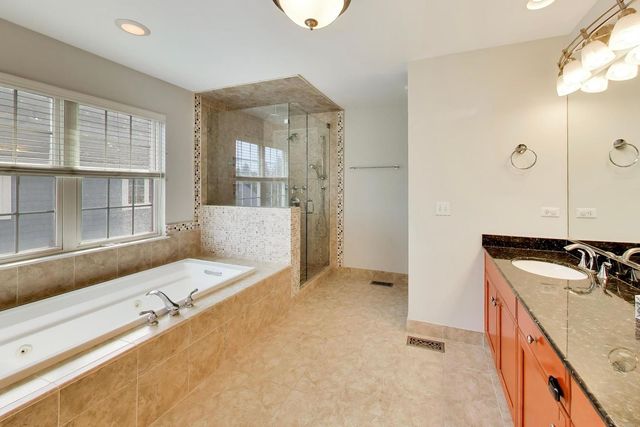 2804 Park Lane, Glenview, IL 60025