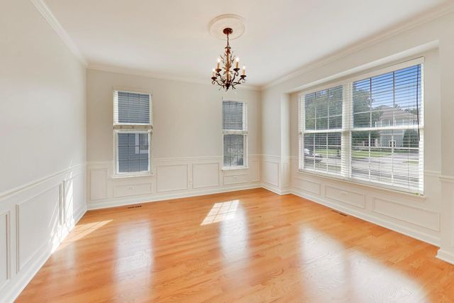 2804 Park Lane, Glenview, IL 60025