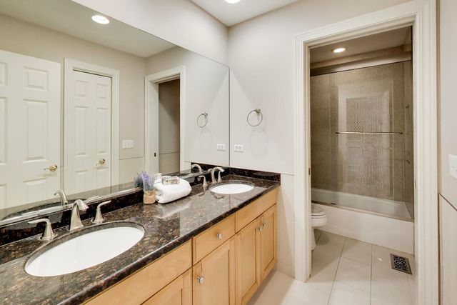 2804 Park Lane, Glenview, IL 60025