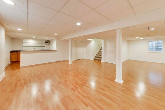 2804 Park Lane, Glenview, IL 60025