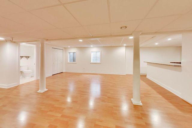 2804 Park Lane, Glenview, IL 60025