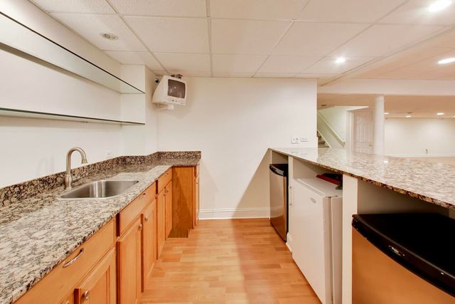 2804 Park Lane, Glenview, IL 60025
