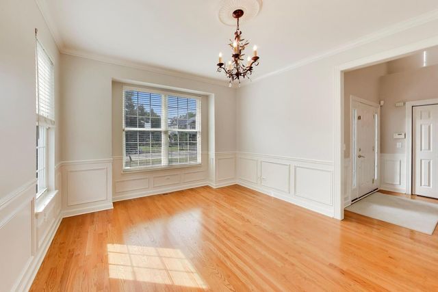 2804 Park Lane, Glenview, IL 60025