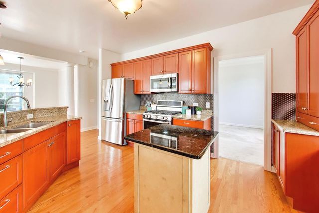 2804 Park Lane, Glenview, IL 60025