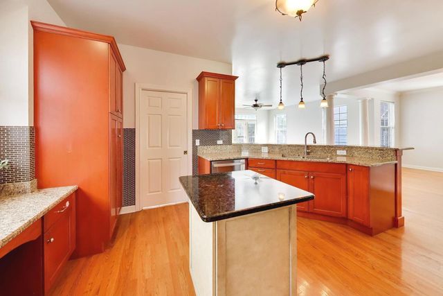 2804 Park Lane, Glenview, IL 60025