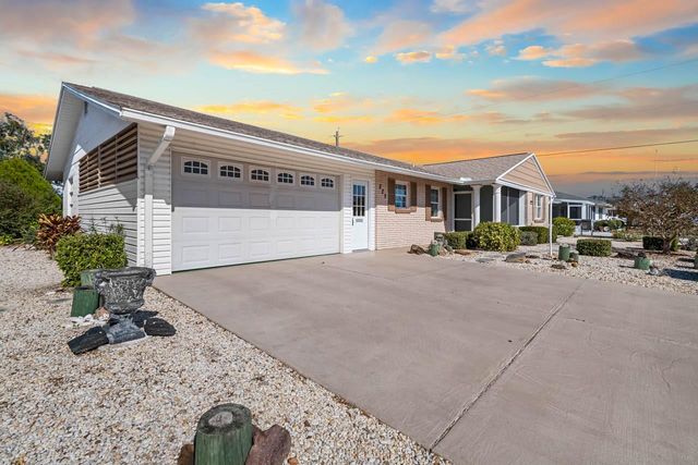 829 FOX HILLS DRIVE, Sun City Center, FL 33573