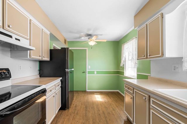 829 FOX HILLS DRIVE, Sun City Center, FL 33573