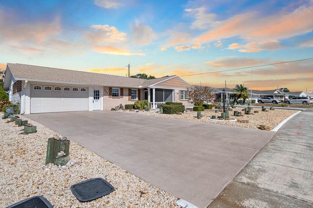 829 FOX HILLS DRIVE, Sun City Center, FL 33573