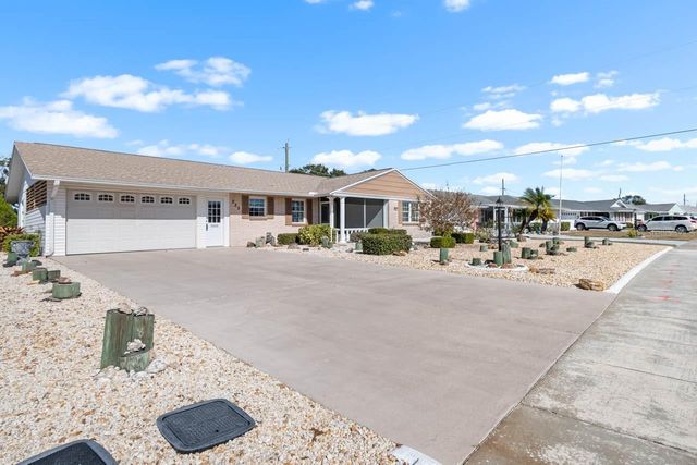 829 FOX HILLS DRIVE, Sun City Center, FL 33573