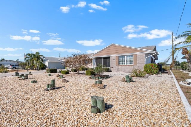 829 FOX HILLS DRIVE, Sun City Center, FL 33573