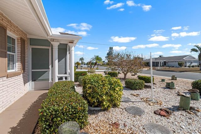 829 FOX HILLS DRIVE, Sun City Center, FL 33573