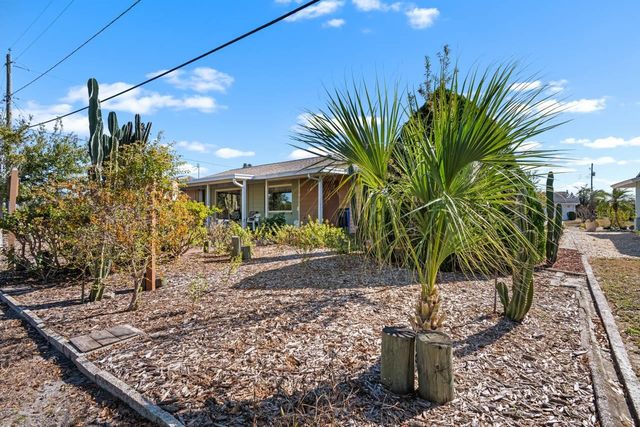 829 FOX HILLS DRIVE, Sun City Center, FL 33573