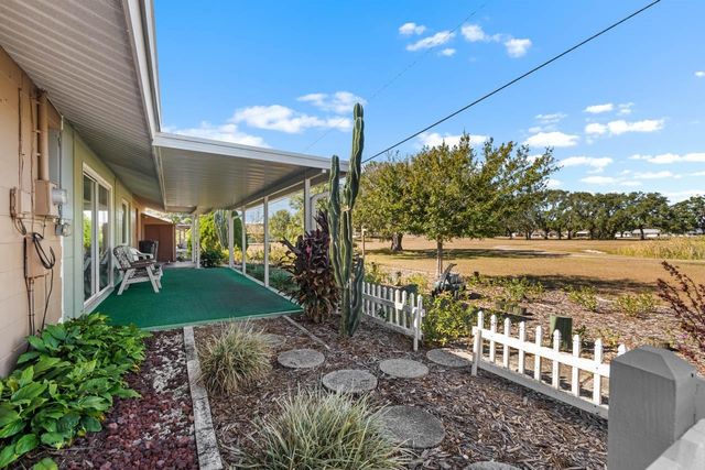 829 FOX HILLS DRIVE, Sun City Center, FL 33573