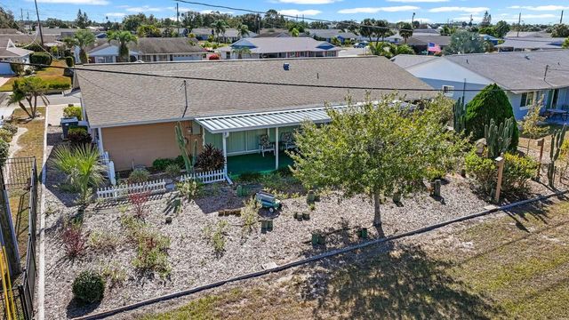 829 FOX HILLS DRIVE, Sun City Center, FL 33573