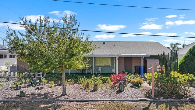 829 FOX HILLS DRIVE, Sun City Center, FL 33573