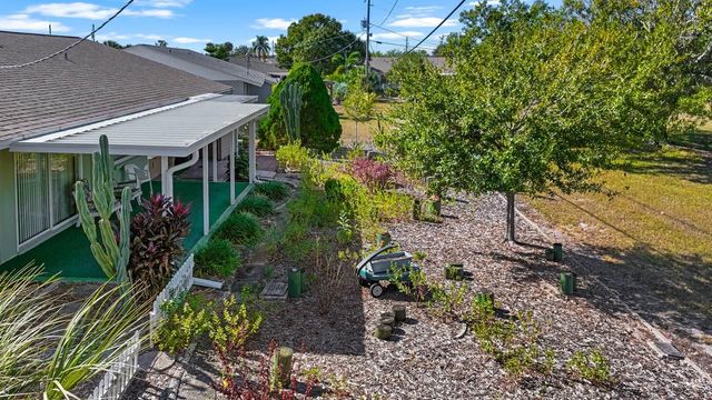 829 FOX HILLS DRIVE, Sun City Center, FL 33573